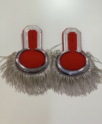 Silver-Moon-Shoulder-Epaulettes-On-Red-Silver-Fringe-Marching-Band-Epaulettes